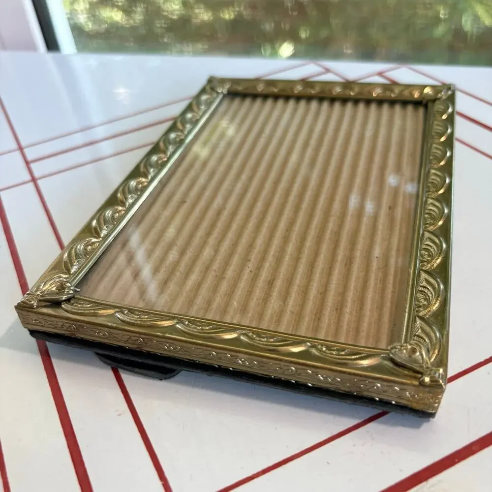 Vintage Gold Tone 5x7 Picture Frame Ornate Floral Tabletop Photo Frame.